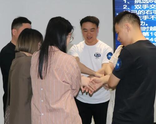 卓尚服飾丨《尚校計(jì)劃》中層領(lǐng)導(dǎo)力訓(xùn)練營聚勢(shì)啟程